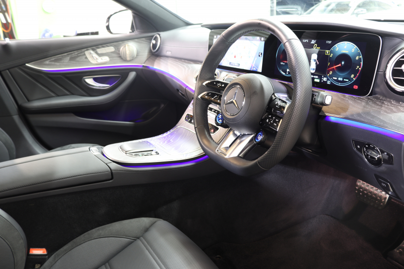 AMG Eクラス E53 4MATIC+ ｴｸｽｸﾙｰｼﾌﾞ&ﾚｰﾀﾞｰｾｰﾌﾃｨPKG　ISG搭載 後期 1ｵｰﾅｰ ｷｰﾚｽｺﾞｰ 黒本革 ﾍﾞﾝﾁﾚｰﾀｰ ﾊﾟﾉﾗﾏSR ﾍｯﾄﾞｱｯﾌﾟD MBUXﾅﾋﾞTV&ARﾅﾋﾞTV ｽﾏﾎ連携 ﾌﾞﾙﾒｽﾀｰ 360ｶﾒﾗ PTS LEDﾗｲﾄ ﾊﾝｽﾞﾌﾘｰA AMG専用装備&ﾁｭｰﾆﾝｸﾞ ﾜｲﾔﾚｽ充電 9AT　2年保証