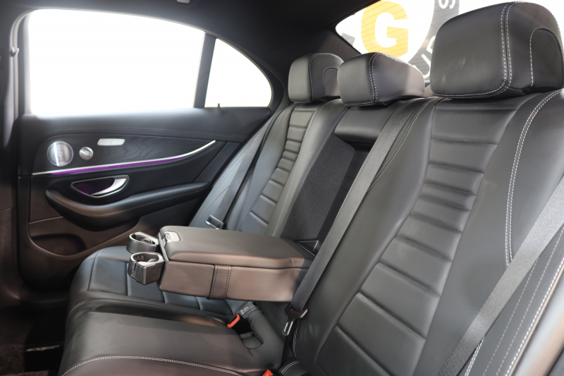 メルセデスベンツ Eクラス E200 ｽﾎﾟｰﾂ AMGﾗｲﾝｲﾝﾃﾘｱ&ｴｸｽｸﾙｰｼﾌﾞ&ﾚｰﾀﾞｰｾｰﾌﾃｨPKG　BSG搭載 後期 1ｵｰﾅｰ MEｺﾈｸﾄ ｷｰﾚｽｺﾞｰ 黒本革 ﾍｯﾄﾞｱｯﾌﾟD MBUXﾅﾋﾞTV&ARﾅﾋﾞ ｽﾏﾎ連携 ﾌﾞﾙﾒｽﾀｰ 360ｶﾒﾗ PTS LEDﾗｲﾄ 自動ﾄﾗﾝｸ AMGｴｱﾛ&19AW 9AT　2年保証