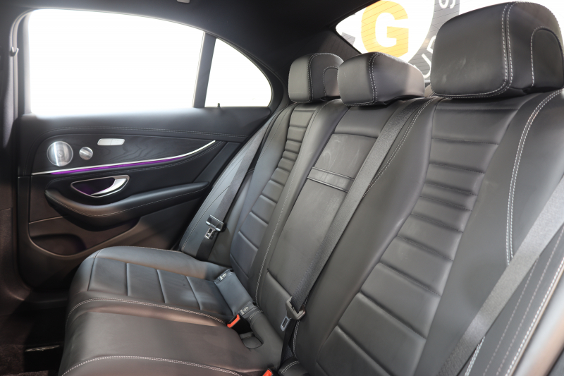 メルセデスベンツ Eクラス E200 ｽﾎﾟｰﾂ AMGﾗｲﾝｲﾝﾃﾘｱ&ｴｸｽｸﾙｰｼﾌﾞ&ﾚｰﾀﾞｰｾｰﾌﾃｨPKG　BSG搭載 後期 1ｵｰﾅｰ MEｺﾈｸﾄ ｷｰﾚｽｺﾞｰ 黒本革 ﾍｯﾄﾞｱｯﾌﾟD MBUXﾅﾋﾞTV&ARﾅﾋﾞ ｽﾏﾎ連携 ﾌﾞﾙﾒｽﾀｰ 360ｶﾒﾗ PTS LEDﾗｲﾄ 自動ﾄﾗﾝｸ AMGｴｱﾛ&19AW 9AT　2年保証