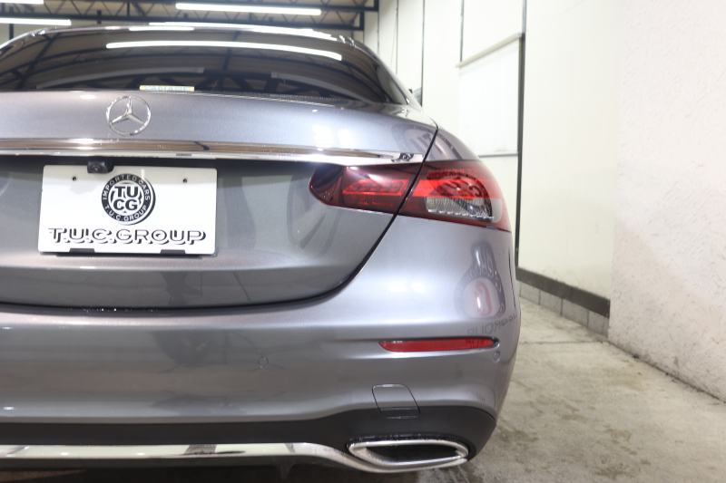 メルセデスベンツ Eクラス E200 ｽﾎﾟｰﾂ AMGﾗｲﾝｲﾝﾃﾘｱ&ｴｸｽｸﾙｰｼﾌﾞ&ﾚｰﾀﾞｰｾｰﾌﾃｨPKG　BSG搭載 後期 1ｵｰﾅｰ MEｺﾈｸﾄ ｷｰﾚｽｺﾞｰ 黒本革 ﾍｯﾄﾞｱｯﾌﾟD MBUXﾅﾋﾞTV&ARﾅﾋﾞ ｽﾏﾎ連携 ﾌﾞﾙﾒｽﾀｰ 360ｶﾒﾗ PTS LEDﾗｲﾄ 自動ﾄﾗﾝｸ AMGｴｱﾛ&19AW 9AT　2年保証