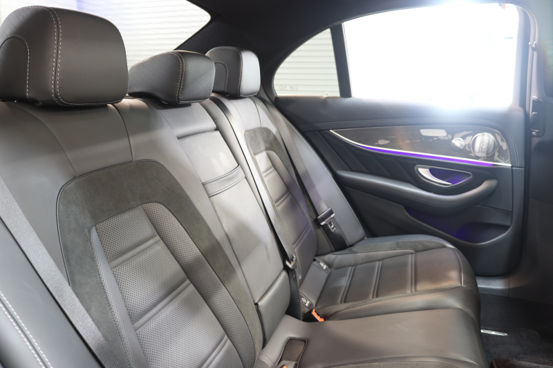 AMG Eクラス E53 4MATIC+ ｴｸｽｸﾙｰｼﾌﾞ&ﾚｰﾀﾞｰｾｰﾌﾃｨPKG　ISG搭載 後期 ｷｰﾚｽｺﾞｰ 黒本革 ﾍﾞﾝﾁﾚｰﾀｰ ﾊﾟﾉﾗﾏSR MBUXﾅﾋﾞTV ｽﾏﾎ連携 ﾌﾞﾙﾒｽﾀｰ 360ｶﾒﾗ PTS LEDﾗｲﾄ 自動ﾄﾗﾝｸ AMG専用装備&ﾁｭｰﾆﾝｸﾞ ﾜｲﾔﾚｽ充電 ｸﾛｰｼﾞﾝｸﾞS 9AT　2年保証