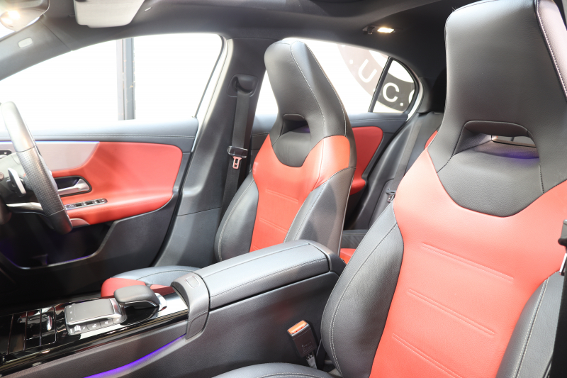 メルセデスベンツ Aクラス A180ｽﾀｲﾙ AMGﾗｲﾝ AMGﾚｻﾞｰｴｸｽｸﾙｰｼﾌﾞ&ﾅﾋﾞｹﾞｰｼｮﾝ&ﾚｰﾀﾞｰｾｰﾌﾃｨPKG　1ｵｰﾅｰ ｷｰﾚｽｺﾞｰ 赤/黒本革 ﾊﾟﾉﾗﾏSR MBUXﾅﾋﾞTV BT音楽 ﾊﾞｯｸｶﾒﾗ PTS LEDﾗｲﾄ AMGｴｱﾛ&18AW ﾀﾞｲﾅﾐｯｸｾﾚｸﾄ ﾜｲﾔﾚｽ充電 7AT　2年保証