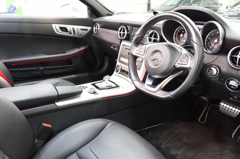 メルセデスベンツ SLCクラス SLC180ｽﾎﾟｰﾂ ﾚｰﾀﾞｰｾｰﾌﾃｨPKG　ｷｰﾚｽｺﾞｰ 黒本革 ｼｰﾄﾋｰﾀｰ ｶﾞﾗｽﾙｰﾌ HDDﾅﾋﾞTV&ｷｬﾝｾﾗｰ ｽﾏﾎ連携 BT音楽 ﾊﾞｯｸｶﾒﾗ LEDﾗｲﾄ AMGｴｱﾛ&18AW ｴｱｶﾞｲﾄﾞ 9AT　2年保証