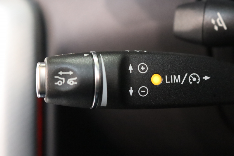 メルセデスベンツ SLCクラス SLC180ｽﾎﾟｰﾂ ﾚｰﾀﾞｰｾｰﾌﾃｨPKG　ｷｰﾚｽｺﾞｰ 黒本革 ｼｰﾄﾋｰﾀｰ ｶﾞﾗｽﾙｰﾌ HDDﾅﾋﾞTV&ｷｬﾝｾﾗｰ ｽﾏﾎ連携 BT音楽 ﾊﾞｯｸｶﾒﾗ LEDﾗｲﾄ AMGｴｱﾛ&18AW ｴｱｶﾞｲﾄﾞ 9AT　2年保証