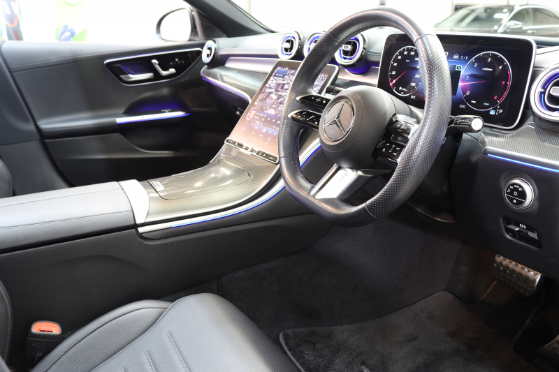 メルセデスベンツ Cクラス C220d AVG AMGﾗｲﾝ ﾚｻﾞｰｴｸｽｸﾙｰｼﾌﾞ&ﾍﾞｰｼｯｸ&ﾚｰﾀﾞｰｾｰﾌﾃｨPKG　ISG搭載 ｷｰﾚｽｺﾞｰ 黒本革 ﾊﾟﾉﾗﾏSR ﾍｯﾄﾞｱｯﾌﾟD MBUX/ARﾅﾋﾞTV ｽﾏﾎ連携 360ｶﾒﾗ PTS LEDﾗｲﾄ 自動ﾄﾗﾝｸ AMGｴｱﾛ&18AW ﾜｲﾔﾚｽ充電 9AT　2年保証