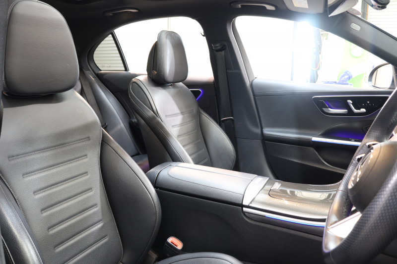 メルセデスベンツ Cクラス C220d AVG AMGﾗｲﾝ ﾚｻﾞｰｴｸｽｸﾙｰｼﾌﾞ&ﾍﾞｰｼｯｸ&ﾚｰﾀﾞｰｾｰﾌﾃｨPKG　ISG搭載 ｷｰﾚｽｺﾞｰ 黒本革 ﾊﾟﾉﾗﾏSR ﾍｯﾄﾞｱｯﾌﾟD MBUX/ARﾅﾋﾞTV ｽﾏﾎ連携 360ｶﾒﾗ PTS LEDﾗｲﾄ 自動ﾄﾗﾝｸ AMGｴｱﾛ&18AW ﾜｲﾔﾚｽ充電 9AT　2年保証
