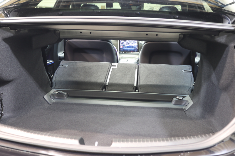 メルセデスベンツ Cクラス C220d AVG AMGﾗｲﾝ ﾚｻﾞｰｴｸｽｸﾙｰｼﾌﾞ&ﾍﾞｰｼｯｸ&ﾚｰﾀﾞｰｾｰﾌﾃｨPKG　ISG搭載 ｷｰﾚｽｺﾞｰ 黒本革 ﾊﾟﾉﾗﾏSR ﾍｯﾄﾞｱｯﾌﾟD MBUX/ARﾅﾋﾞTV ｽﾏﾎ連携 360ｶﾒﾗ PTS LEDﾗｲﾄ 自動ﾄﾗﾝｸ AMGｴｱﾛ&18AW ﾜｲﾔﾚｽ充電 9AT　2年保証