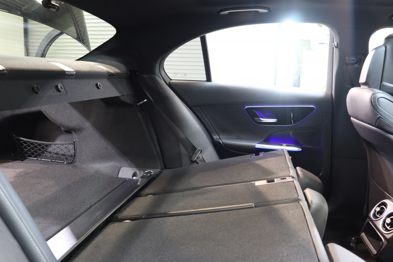 メルセデスベンツ Cクラス C220d AVG AMGﾗｲﾝ ﾚｻﾞｰｴｸｽｸﾙｰｼﾌﾞ&ﾍﾞｰｼｯｸ&ﾚｰﾀﾞｰｾｰﾌﾃｨPKG　ISG搭載 ｷｰﾚｽｺﾞｰ 黒本革 ﾊﾟﾉﾗﾏSR ﾍｯﾄﾞｱｯﾌﾟD MBUX/ARﾅﾋﾞTV ｽﾏﾎ連携 360ｶﾒﾗ PTS LEDﾗｲﾄ 自動ﾄﾗﾝｸ AMGｴｱﾛ&18AW ﾜｲﾔﾚｽ充電 9AT　2年保証