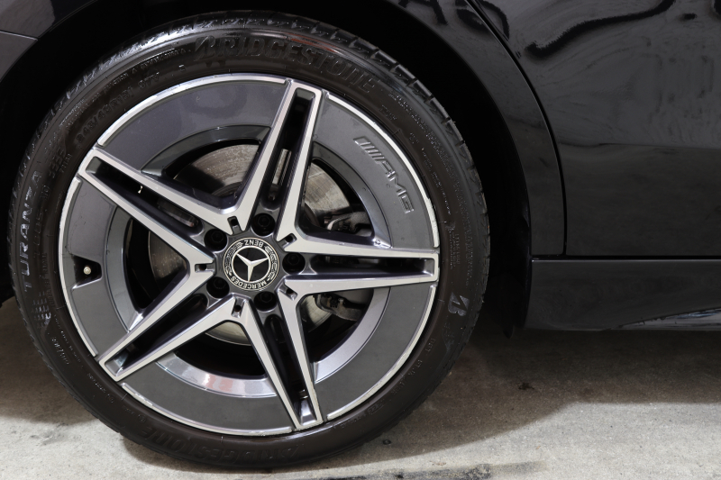 メルセデスベンツ Cクラス C220d AVG AMGﾗｲﾝ ﾚｻﾞｰｴｸｽｸﾙｰｼﾌﾞ&ﾍﾞｰｼｯｸ&ﾚｰﾀﾞｰｾｰﾌﾃｨPKG　ISG搭載 ｷｰﾚｽｺﾞｰ 黒本革 ﾊﾟﾉﾗﾏSR ﾍｯﾄﾞｱｯﾌﾟD MBUX/ARﾅﾋﾞTV ｽﾏﾎ連携 360ｶﾒﾗ PTS LEDﾗｲﾄ 自動ﾄﾗﾝｸ AMGｴｱﾛ&18AW ﾜｲﾔﾚｽ充電 9AT　2年保証