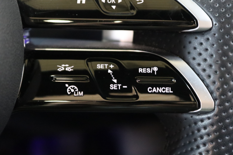 メルセデスベンツ Cクラス C220d AVG AMGﾗｲﾝ ﾚｻﾞｰｴｸｽｸﾙｰｼﾌﾞ&ﾍﾞｰｼｯｸ&ﾚｰﾀﾞｰｾｰﾌﾃｨPKG　ISG搭載 ｷｰﾚｽｺﾞｰ 黒本革 ﾊﾟﾉﾗﾏSR ﾍｯﾄﾞｱｯﾌﾟD MBUX/ARﾅﾋﾞTV ｽﾏﾎ連携 360ｶﾒﾗ PTS LEDﾗｲﾄ 自動ﾄﾗﾝｸ AMGｴｱﾛ&18AW ﾜｲﾔﾚｽ充電 9AT　2年保証