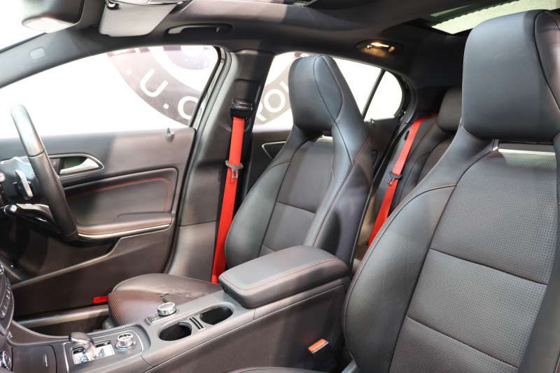 AMG GLA GLA45 4MATIC ﾚｰﾀﾞｰｾｰﾌﾃｨPKG　中期 ｷｰﾚｽｺﾞｰ 黒本革 ﾊﾟﾉﾗﾏSR HDDﾅﾋﾞTV ｽﾏﾎ連携 ﾊﾞｯｸｶﾒﾗ PTS ｷｾﾉﾝ 自動Rｹﾞｰﾄ AMG専用装備&ﾁｭｰﾆﾝｸﾞ 7AT　2年保証