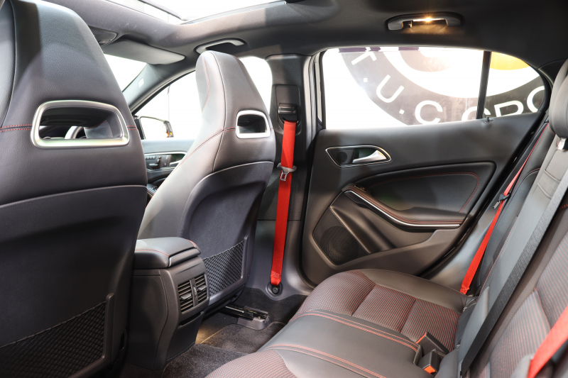 AMG GLA GLA45 4MATIC ﾚｰﾀﾞｰｾｰﾌﾃｨPKG　中期 ｷｰﾚｽｺﾞｰ 黒本革 ﾊﾟﾉﾗﾏSR HDDﾅﾋﾞTV ｽﾏﾎ連携 ﾊﾞｯｸｶﾒﾗ PTS ｷｾﾉﾝ 自動Rｹﾞｰﾄ AMG専用装備&ﾁｭｰﾆﾝｸﾞ 7AT　2年保証