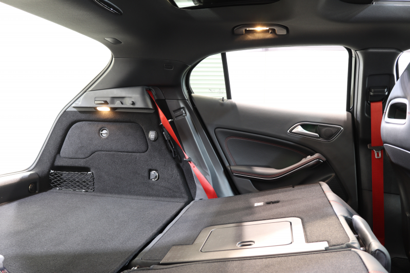 AMG GLA GLA45 4MATIC ﾚｰﾀﾞｰｾｰﾌﾃｨPKG　中期 ｷｰﾚｽｺﾞｰ 黒本革 ﾊﾟﾉﾗﾏSR HDDﾅﾋﾞTV ｽﾏﾎ連携 ﾊﾞｯｸｶﾒﾗ PTS ｷｾﾉﾝ 自動Rｹﾞｰﾄ AMG専用装備&ﾁｭｰﾆﾝｸﾞ 7AT　2年保証