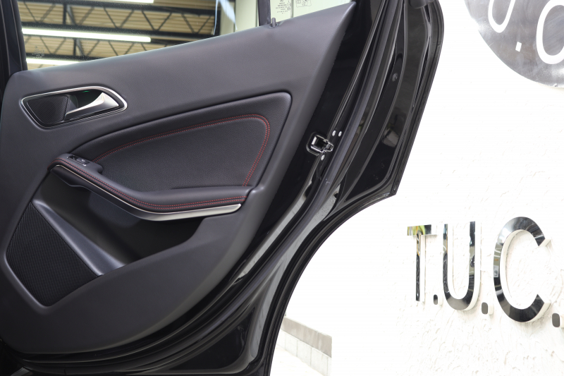 AMG GLA GLA45 4MATIC ﾚｰﾀﾞｰｾｰﾌﾃｨPKG　中期 ｷｰﾚｽｺﾞｰ 黒本革 ﾊﾟﾉﾗﾏSR HDDﾅﾋﾞTV ｽﾏﾎ連携 ﾊﾞｯｸｶﾒﾗ PTS ｷｾﾉﾝ 自動Rｹﾞｰﾄ AMG専用装備&ﾁｭｰﾆﾝｸﾞ 7AT　2年保証