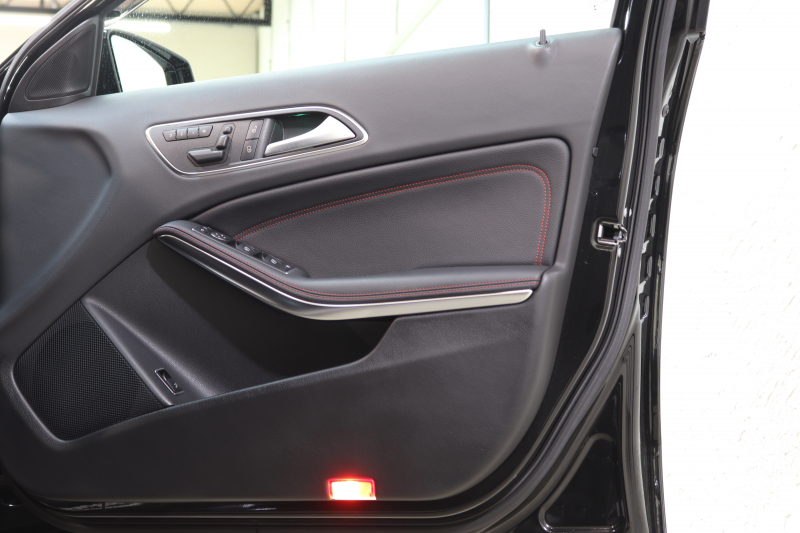 AMG GLA GLA45 4MATIC ﾚｰﾀﾞｰｾｰﾌﾃｨPKG　中期 ｷｰﾚｽｺﾞｰ 黒本革 ﾊﾟﾉﾗﾏSR HDDﾅﾋﾞTV ｽﾏﾎ連携 ﾊﾞｯｸｶﾒﾗ PTS ｷｾﾉﾝ 自動Rｹﾞｰﾄ AMG専用装備&ﾁｭｰﾆﾝｸﾞ 7AT　2年保証