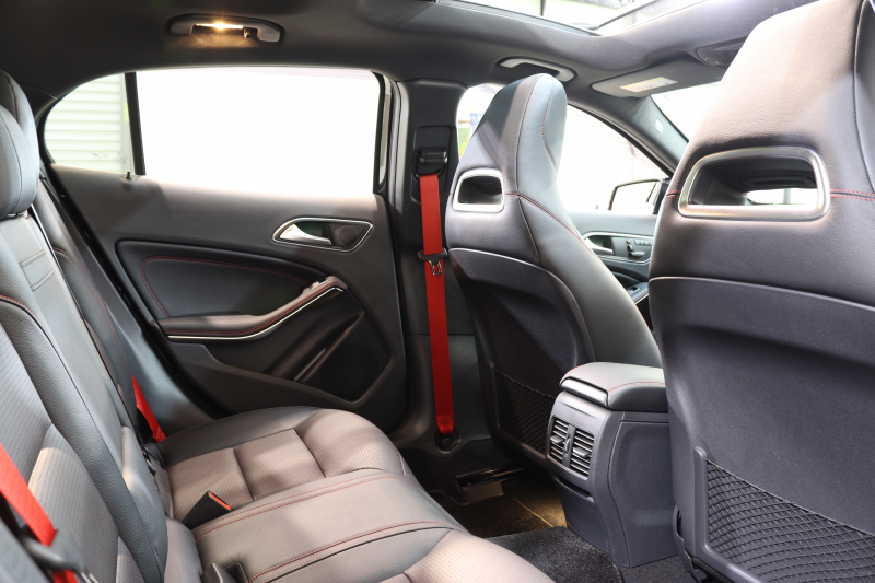 AMG GLA GLA45 4MATIC ﾚｰﾀﾞｰｾｰﾌﾃｨPKG　中期 ｷｰﾚｽｺﾞｰ 黒本革 ﾊﾟﾉﾗﾏSR HDDﾅﾋﾞTV ｽﾏﾎ連携 ﾊﾞｯｸｶﾒﾗ PTS ｷｾﾉﾝ 自動Rｹﾞｰﾄ AMG専用装備&ﾁｭｰﾆﾝｸﾞ 7AT　2年保証