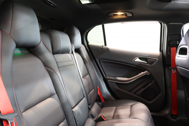 AMG GLA GLA45 4MATIC ﾚｰﾀﾞｰｾｰﾌﾃｨPKG　中期 ｷｰﾚｽｺﾞｰ 黒本革 ﾊﾟﾉﾗﾏSR HDDﾅﾋﾞTV ｽﾏﾎ連携 ﾊﾞｯｸｶﾒﾗ PTS ｷｾﾉﾝ 自動Rｹﾞｰﾄ AMG専用装備&ﾁｭｰﾆﾝｸﾞ 7AT　2年保証