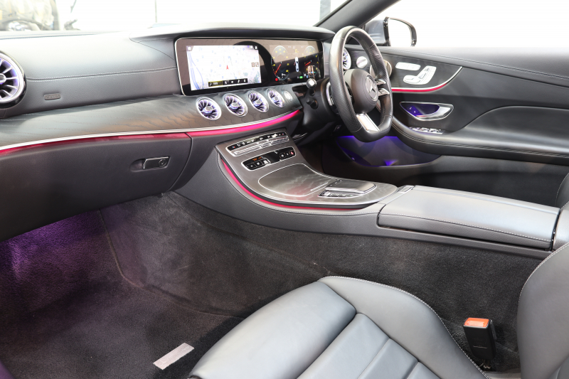 メルセデスベンツ Eクラス E200ｸｰﾍﾟ ｽﾎﾟｰﾂ ﾚｻﾞｰ&ﾚｰﾀﾞｰｾｰﾌﾃｨPKG　BSG搭載 後期 ｷｰﾚｽｺﾞｰ 黒本革 ﾊﾟﾉﾗﾏSR ﾍｯﾄﾞｱｯﾌﾟD MBUXﾅﾋﾞTV&ARﾅﾋﾞ ｽﾏﾎ連携 ﾌﾞﾙﾒｽﾀｰ 360ｶﾒﾗ PTS LEDﾗｲﾄ AMGｴｱﾛ&19AW ﾀﾞｲﾅﾐｯｸS 9AT 希少色ｾﾚﾅｲﾄｸﾞﾚｰ　2年保証