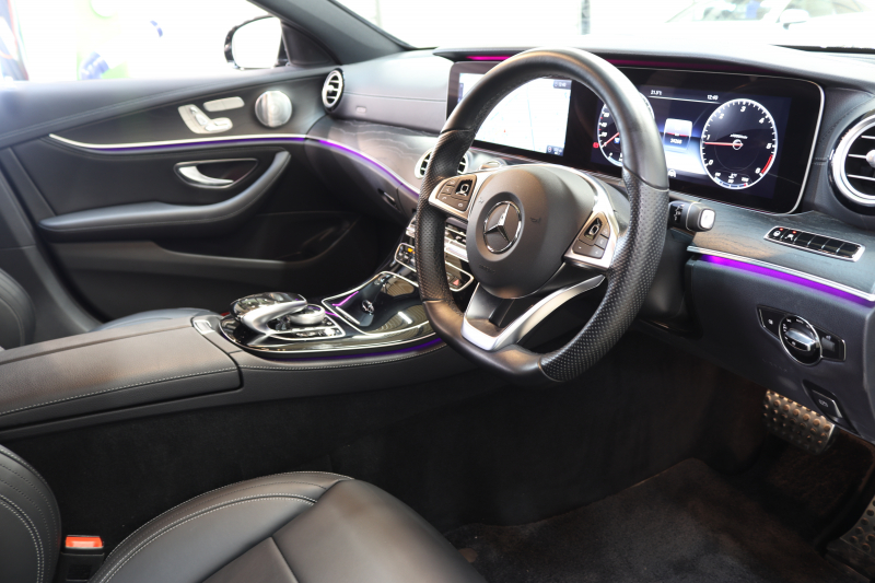 メルセデスベンツ Eクラス E220dｽﾃｰｼｮﾝﾜｺﾞﾝ AVG ｽﾎﾟｰﾂ 本革仕様 ﾚｰﾀﾞｰｾｰﾌﾃｨPKG　1ｵｰﾅｰ ｷｰﾚｽｺﾞｰ 黒本革 HDDﾅﾋﾞTV ｽﾏﾎ連携 ﾌﾞﾙﾒｽﾀｰ 360ｶﾒﾗ PTS LEDﾗｲﾄ 自動Rｹﾞｰﾄ ﾊﾝｽﾞﾌﾘｰA AMGｴｱﾛ&19AW ﾀﾞｲﾅﾐｯｸS 9AT　2年保証