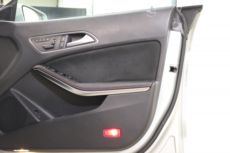 メルセデスベンツ CLAクラス CLA250 4MATIC  AMG&ﾚｰﾀﾞｰｾｰﾌﾃｨPKG　中期 ｷｰﾚｽｺﾞｰ ﾚｻﾞｰDINAMICAｼｰﾄ ﾊﾟﾉﾗﾏSR HDDﾅﾋﾞTV BT音楽 ﾊﾞｯｸｶﾒﾗ PTS ｷｾﾉﾝ AMGｴｱﾛ&18AW ﾀﾞｲﾅﾐｯｸｾﾚｸﾄ　2年保証