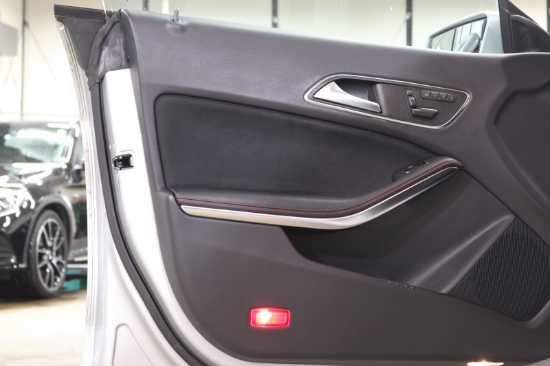 メルセデスベンツ CLAクラス CLA250 4MATIC  AMG&ﾚｰﾀﾞｰｾｰﾌﾃｨPKG　中期 ｷｰﾚｽｺﾞｰ ﾚｻﾞｰDINAMICAｼｰﾄ ﾊﾟﾉﾗﾏSR HDDﾅﾋﾞTV BT音楽 ﾊﾞｯｸｶﾒﾗ PTS ｷｾﾉﾝ AMGｴｱﾛ&18AW ﾀﾞｲﾅﾐｯｸｾﾚｸﾄ　2年保証