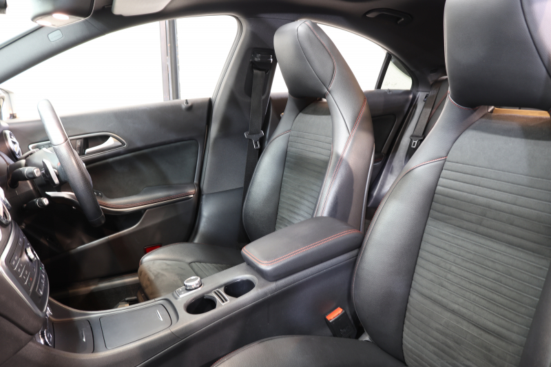 メルセデスベンツ CLAクラス CLA250 4MATIC  AMG&ﾚｰﾀﾞｰｾｰﾌﾃｨPKG　中期 ｷｰﾚｽｺﾞｰ ﾚｻﾞｰDINAMICAｼｰﾄ ﾊﾟﾉﾗﾏSR HDDﾅﾋﾞTV BT音楽 ﾊﾞｯｸｶﾒﾗ PTS ｷｾﾉﾝ AMGｴｱﾛ&18AW ﾀﾞｲﾅﾐｯｸｾﾚｸﾄ　2年保証