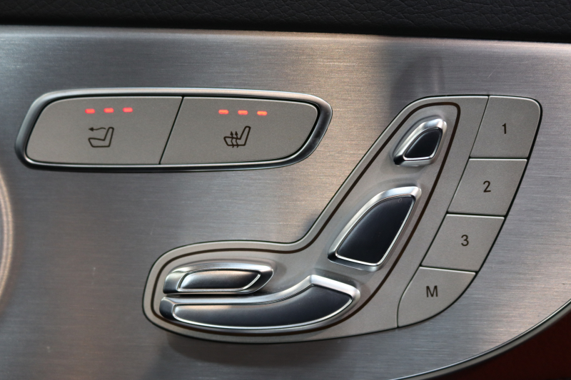 メルセデスベンツ Cクラス C180ｶﾌﾞﾘｵﾚ ｽﾎﾟｰﾂ ﾚｻﾞｰｴｸｽｸﾙｰｼﾌﾞ&ﾚｰﾀﾞｰｾｰﾌﾃｨPKG　ｷｰﾚｽｺﾞｰ 赤本革 ｴｱｽｶｰﾌ ﾍｯﾄﾞｱｯﾌﾟD HDDﾅﾋﾞTV BT音楽 ﾊﾞｯｸｶﾒﾗ PTS LEDﾗｲﾄ AMGｴｱﾛ&19AW ﾀﾞｲﾅﾐｯｸS 赤幌 9AT　2年保証