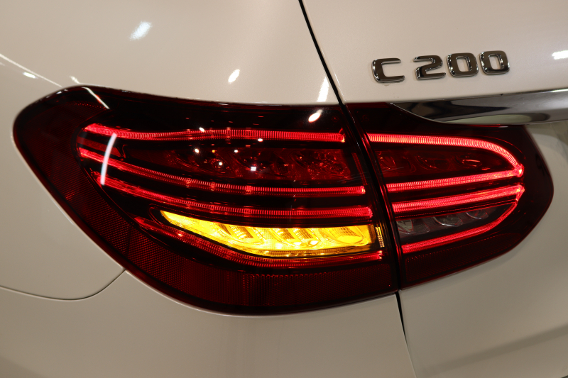 メルセデスベンツ Cクラス C200ｽﾃｰｼｮﾝﾜｺﾞﾝ AVG AMGﾗｲﾝ ﾚｻﾞｰｴｸｽｸﾙｰｼﾌﾞ&ﾚｰﾀﾞｰｾｰﾌﾃｨPKG　BSG搭載 後期 ｷｰﾚｽｺﾞｰ 黒本革 ﾊﾟﾉﾗﾏSR ﾍｯﾄﾞｱｯﾌﾟD HDDﾅﾋﾞTV ｽﾏﾎ連携 ﾌﾞﾙﾒｽﾀｰ ﾊﾞｯｸｶﾒﾗ PTS LEDﾗｲﾄ ﾊﾝｽﾞﾌﾘｰA AMGｴｱﾛ&18AW ｴｱｻｽ 9AT　2年保証