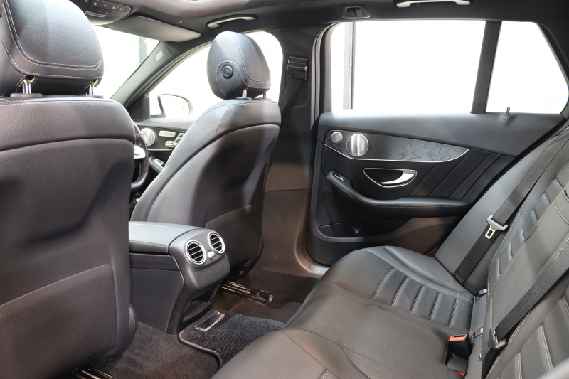 メルセデスベンツ Cクラス C200ｽﾃｰｼｮﾝﾜｺﾞﾝ AVG AMGﾗｲﾝ ﾚｻﾞｰｴｸｽｸﾙｰｼﾌﾞ&ﾚｰﾀﾞｰｾｰﾌﾃｨPKG　BSG搭載 後期 ｷｰﾚｽｺﾞｰ 黒本革 ﾊﾟﾉﾗﾏSR ﾍｯﾄﾞｱｯﾌﾟD HDDﾅﾋﾞTV ｽﾏﾎ連携 ﾌﾞﾙﾒｽﾀｰ ﾊﾞｯｸｶﾒﾗ PTS LEDﾗｲﾄ ﾊﾝｽﾞﾌﾘｰA AMGｴｱﾛ&18AW ｴｱｻｽ 9AT　2年保証