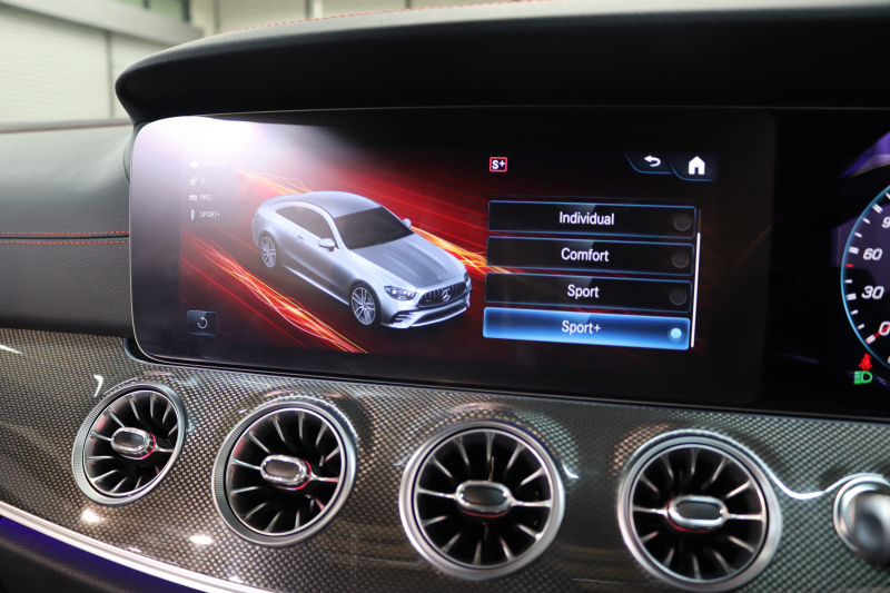 AMG Eクラス E53 4MATIC+ ｸｰﾍﾟ ｴｸｽｸﾙｰｼﾌﾞ&ﾚｰﾀﾞｰｾｰﾌﾃｨPKG　ISG搭載 後期 ｷｰﾚｽｺﾞｰ 黒本革 ﾍﾞﾝﾁﾚｰﾀｰ ﾊﾟﾉﾗﾏSR ﾍｯﾄﾞｱｯﾌﾟD MBUXﾅﾋﾞTV ｽﾏﾎ連携 ﾌﾞﾙﾒｽﾀｰ 360ｶﾒﾗ PTS LEDﾗｲﾄ ﾊﾝｽﾞﾌﾘｰA AMG専用装備&ﾁｭｰﾆﾝｸﾞ ﾜｲﾔﾚｽ充電 9AT　2年保証