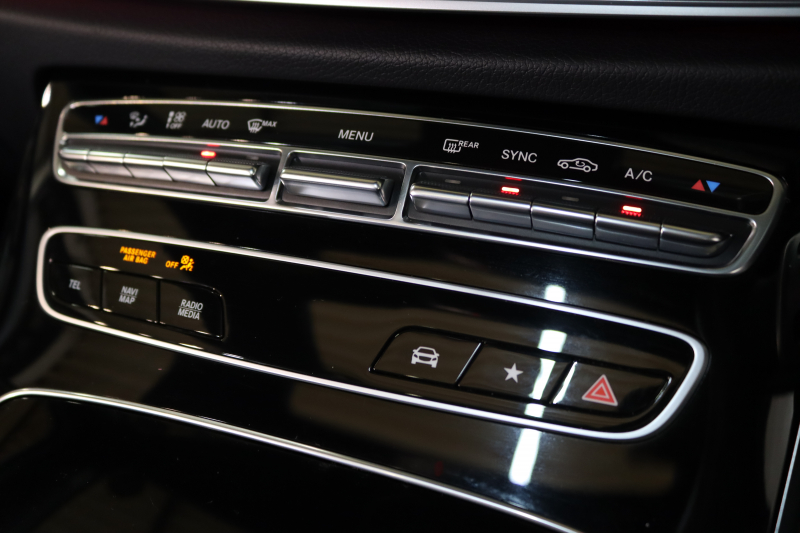 AMG Eクラス E53 4MATIC+ ｸｰﾍﾟ ｴｸｽｸﾙｰｼﾌﾞ&ﾚｰﾀﾞｰｾｰﾌﾃｨPKG　ISG搭載 後期 ｷｰﾚｽｺﾞｰ 黒本革 ﾍﾞﾝﾁﾚｰﾀｰ ﾊﾟﾉﾗﾏSR ﾍｯﾄﾞｱｯﾌﾟD MBUXﾅﾋﾞTV ｽﾏﾎ連携 ﾌﾞﾙﾒｽﾀｰ 360ｶﾒﾗ PTS LEDﾗｲﾄ ﾊﾝｽﾞﾌﾘｰA AMG専用装備&ﾁｭｰﾆﾝｸﾞ ﾜｲﾔﾚｽ充電 9AT　2年保証