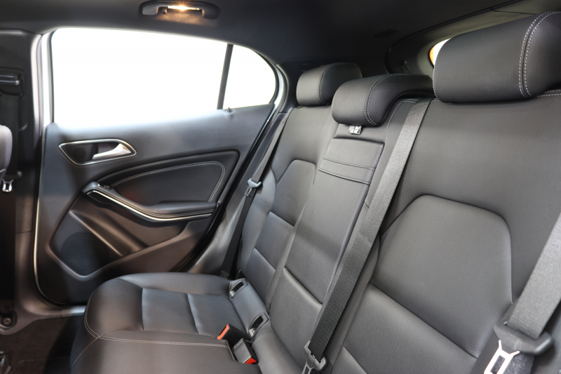 メルセデスベンツ GLA GLA220 4MATIC ﾌﾟﾚﾐｱﾑ&ﾚｰﾀﾞｰｾｰﾌﾃｨPKG　後期 ｷｰﾚｽｺﾞｰ 黒革 ﾊﾟﾉﾗﾏSR 純正HDDﾅﾋﾞTV ｽﾏﾎ連携 harman/kardon ﾊﾞｯｸｶﾒﾗ PTS LEDﾗｲﾄ 自動Rｹﾞｰﾄ ﾌｯﾄﾛﾗﾝｸOP 純正18AW ﾀﾞｲﾅﾐｯｸｾﾚｸﾄ　2年保証