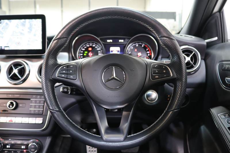 メルセデスベンツ GLA GLA220 4MATIC ﾌﾟﾚﾐｱﾑ&ﾚｰﾀﾞｰｾｰﾌﾃｨPKG　後期 ｷｰﾚｽｺﾞｰ 黒革 ﾊﾟﾉﾗﾏSR 純正HDDﾅﾋﾞTV ｽﾏﾎ連携 harman/kardon ﾊﾞｯｸｶﾒﾗ PTS LEDﾗｲﾄ 自動Rｹﾞｰﾄ ﾌｯﾄﾛﾗﾝｸOP 純正18AW ﾀﾞｲﾅﾐｯｸｾﾚｸﾄ　2年保証