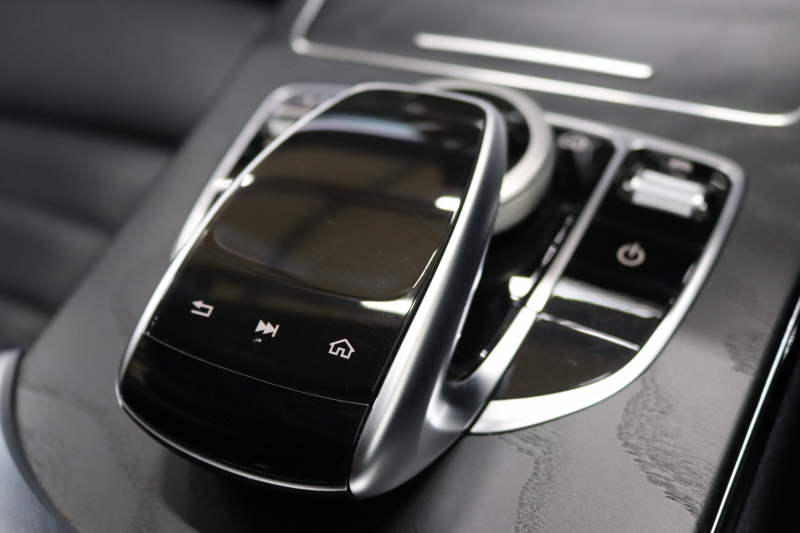 メルセデスベンツ Cクラス C220dｽﾃｰｼｮﾝﾜｺﾞﾝ AVG AMGﾗｲﾝ ﾚｻﾞｰｴｸｽｸﾙｰｼﾌﾞ&ﾚｰﾀﾞｰｾｰﾌﾃｨPKG　後期 MEｺﾈｸﾄ ｷｰﾚｽｺﾞｰ 黒本革 HDDﾅﾋﾞTV HUD ﾌﾞﾙﾒｽﾀｰ ｽﾏﾎ連携 ﾊﾞｯｸｶﾒﾗ PTS LEDﾗｲﾄ AMGｴｱﾛ&18AW ﾊﾝｽﾞﾌﾘｰA ﾀﾞｲﾅﾐｯｸS ｴｱｻｽ 9AT　2年保証