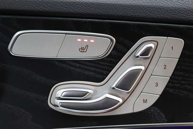 メルセデスベンツ Cクラス C220dｽﾃｰｼｮﾝﾜｺﾞﾝ AVG AMGﾗｲﾝ ﾚｻﾞｰｴｸｽｸﾙｰｼﾌﾞ&ﾚｰﾀﾞｰｾｰﾌﾃｨPKG　後期 MEｺﾈｸﾄ ｷｰﾚｽｺﾞｰ 黒本革 HDDﾅﾋﾞTV HUD ﾌﾞﾙﾒｽﾀｰ ｽﾏﾎ連携 ﾊﾞｯｸｶﾒﾗ PTS LEDﾗｲﾄ AMGｴｱﾛ&18AW ﾊﾝｽﾞﾌﾘｰA ﾀﾞｲﾅﾐｯｸS ｴｱｻｽ 9AT　2年保証