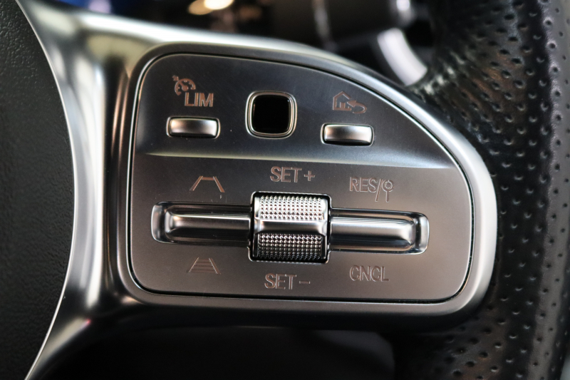 メルセデスベンツ Cクラス C220dｽﾃｰｼｮﾝﾜｺﾞﾝ AVG AMGﾗｲﾝ ﾚｻﾞｰｴｸｽｸﾙｰｼﾌﾞ&ﾚｰﾀﾞｰｾｰﾌﾃｨPKG　後期 MEｺﾈｸﾄ ｷｰﾚｽｺﾞｰ 黒本革 HDDﾅﾋﾞTV HUD ﾌﾞﾙﾒｽﾀｰ ｽﾏﾎ連携 ﾊﾞｯｸｶﾒﾗ PTS LEDﾗｲﾄ AMGｴｱﾛ&18AW ﾊﾝｽﾞﾌﾘｰA ﾀﾞｲﾅﾐｯｸS ｴｱｻｽ 9AT　2年保証