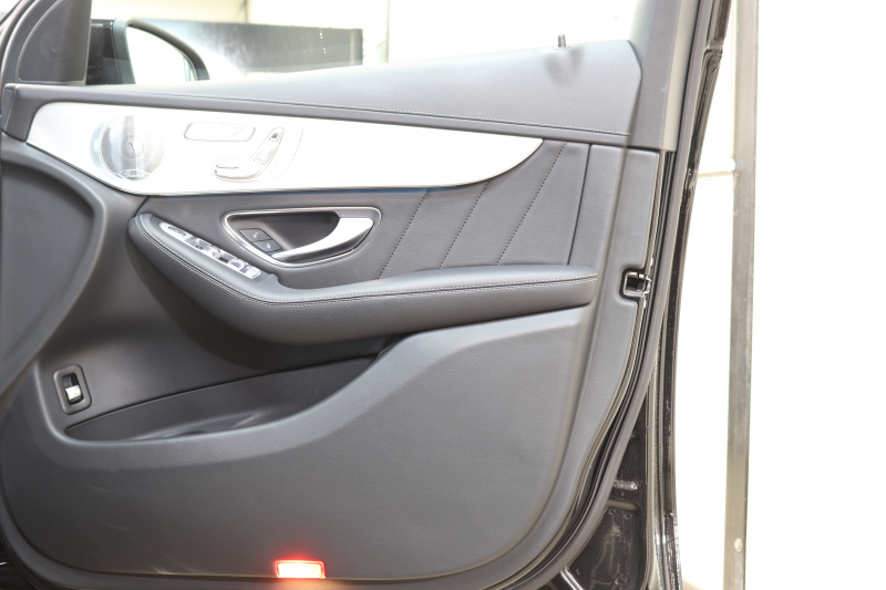 メルセデスベンツ GLC GLC250 4MATIC ｽﾎﾟｰﾂ 本革仕様 ﾚｰﾀﾞｰｾｰﾌﾃｨPKG　ｷｰﾚｽｺﾞｰ 黒本革 ﾊﾟﾉﾗﾏSR 純正HDDﾅﾋﾞTV BT音楽 ﾌﾞﾙﾒｽﾀｰ 360ｶﾒﾗ PTS LEDﾗｲﾄ 自動Rｹﾞｰﾄ ﾊﾝｽﾞﾌﾘｰA AMGｴｱﾛ&19AW 9AT　2年保証