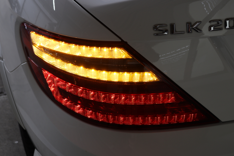 メルセデスベンツ SLKクラス SLK200 ｴｸｽｸﾙｰｼﾌﾞ AMGｽﾎﾟｰﾂ&ﾚｰﾀﾞｰｾｰﾌﾃｨPKG　中期 ｷｰﾚｽｺﾞｰ 黒本革 ｴｱｽｶｰﾌ ｶﾞﾗｽﾙｰﾌ HDDﾅﾋﾞTV BT音楽 ﾊﾞｯｸｶﾒﾗ PTS DSRC ｷｾﾉﾝ AMGｴｱﾛ&18AW ｴｱｶﾞｲﾄﾞ　2年保証