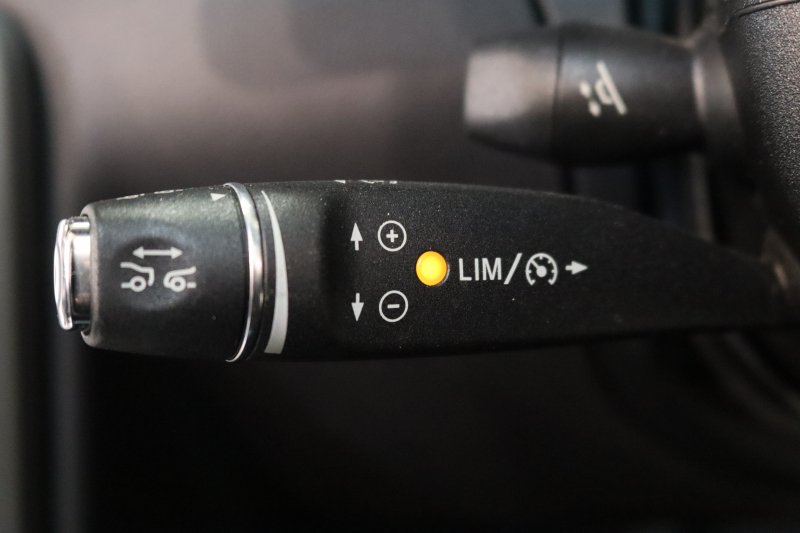 メルセデスベンツ SLKクラス SLK200 ｴｸｽｸﾙｰｼﾌﾞ AMGｽﾎﾟｰﾂ&ﾚｰﾀﾞｰｾｰﾌﾃｨPKG　中期 ｷｰﾚｽｺﾞｰ 黒本革 ｴｱｽｶｰﾌ ｶﾞﾗｽﾙｰﾌ HDDﾅﾋﾞTV BT音楽 ﾊﾞｯｸｶﾒﾗ PTS DSRC ｷｾﾉﾝ AMGｴｱﾛ&18AW ｴｱｶﾞｲﾄﾞ　2年保証