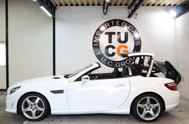 メルセデスベンツ SLKクラス SLK200 ｴｸｽｸﾙｰｼﾌﾞ AMGｽﾎﾟｰﾂ&ﾚｰﾀﾞｰｾｰﾌﾃｨPKG　中期 ｷｰﾚｽｺﾞｰ 黒本革 ｴｱｽｶｰﾌ ｶﾞﾗｽﾙｰﾌ HDDﾅﾋﾞTV BT音楽 ﾊﾞｯｸｶﾒﾗ PTS DSRC ｷｾﾉﾝ AMGｴｱﾛ&18AW ｴｱｶﾞｲﾄﾞ　2年保証