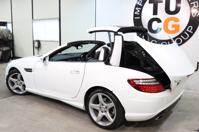 メルセデスベンツ SLKクラス SLK200 ｴｸｽｸﾙｰｼﾌﾞ AMGｽﾎﾟｰﾂ&ﾚｰﾀﾞｰｾｰﾌﾃｨPKG　中期 ｷｰﾚｽｺﾞｰ 黒本革 ｴｱｽｶｰﾌ ｶﾞﾗｽﾙｰﾌ HDDﾅﾋﾞTV BT音楽 ﾊﾞｯｸｶﾒﾗ PTS DSRC ｷｾﾉﾝ AMGｴｱﾛ&18AW ｴｱｶﾞｲﾄﾞ　2年保証