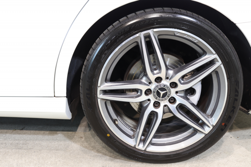 メルセデスベンツ Eクラス E220d AVG ｽﾎﾟｰﾂ ﾚｻﾞｰ&ﾚｰﾀﾞｰｾｰﾌﾃｨPKG　ｷｰﾚｽｺﾞｰ 黒本革 全席ｼｰﾄﾋｰﾀｰ HDDﾅﾋﾞTV ｽﾏﾎ連携 ﾌﾞﾙﾒｽﾀｰ 360ｶﾒﾗ PTS ｴｱﾊﾞﾗﾝｽPKG LEDﾗｲﾄ 自動ﾄﾗﾝｸ AMGｴｱﾛ&19AW ﾀﾞｲﾅﾐｯｸｾﾚｸﾄ 9AT　2年保証