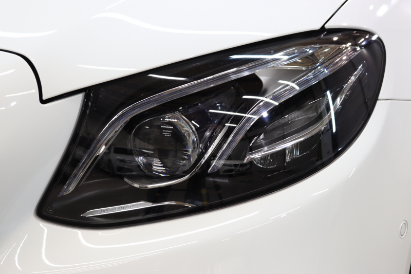 メルセデスベンツ Eクラス E220d AVG ｽﾎﾟｰﾂ ﾚｻﾞｰ&ﾚｰﾀﾞｰｾｰﾌﾃｨPKG　ｷｰﾚｽｺﾞｰ 黒本革 全席ｼｰﾄﾋｰﾀｰ HDDﾅﾋﾞTV ｽﾏﾎ連携 ﾌﾞﾙﾒｽﾀｰ 360ｶﾒﾗ PTS ｴｱﾊﾞﾗﾝｽPKG LEDﾗｲﾄ 自動ﾄﾗﾝｸ AMGｴｱﾛ&19AW ﾀﾞｲﾅﾐｯｸｾﾚｸﾄ 9AT　2年保証