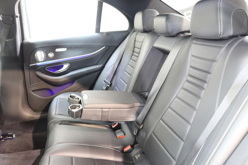 メルセデスベンツ Eクラス E220d AVG ｽﾎﾟｰﾂ ﾚｻﾞｰ&ﾚｰﾀﾞｰｾｰﾌﾃｨPKG　ｷｰﾚｽｺﾞｰ 黒本革 全席ｼｰﾄﾋｰﾀｰ HDDﾅﾋﾞTV ｽﾏﾎ連携 ﾌﾞﾙﾒｽﾀｰ 360ｶﾒﾗ PTS ｴｱﾊﾞﾗﾝｽPKG LEDﾗｲﾄ 自動ﾄﾗﾝｸ AMGｴｱﾛ&19AW ﾀﾞｲﾅﾐｯｸｾﾚｸﾄ 9AT　2年保証