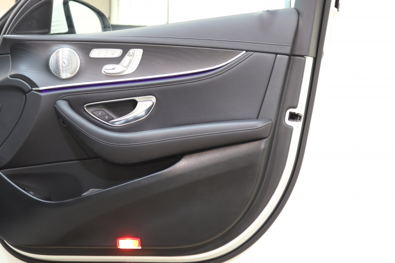 メルセデスベンツ Eクラス E200 AVG AMGﾗｲﾝ ｴｸｽｸﾙｰｼﾌﾞ&ﾚｰﾀﾞｰｾｰﾌﾃｨPKG　BSG搭載 中期 NEWｽﾃｱﾘﾝｸﾞ ｷｰﾚｽｺﾞｰ 黒本革 ﾊﾟﾉﾗﾏSR ﾍｯﾄﾞｱｯﾌﾟD HDDﾅﾋﾞTV ｽﾏﾎ連携 ﾌﾞﾙﾒｽﾀｰ 360ｶﾒﾗ PTS LEDﾗｲﾄ 自動ﾄﾗﾝｸ AMGｴｱﾛ&19AW ﾀﾞｲﾅﾐｯｸｾﾚｸﾄ 9AT　2年保証