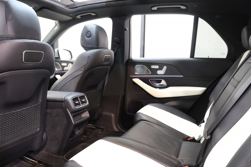 メルセデスベンツ GLE GLE400d 4MATIC ｽﾎﾟｰﾂ ﾚｰﾀﾞｰｾｰﾌﾃｨPKG　MEｺﾈｸﾄ ｷｰﾚｽｺﾞｰ 黒/白本革 ﾍﾞﾝﾁﾚｰﾀｰ ﾊﾟﾉﾗﾏSR HUD MBUXﾅﾋﾞTV BT音楽 ﾌﾞﾙﾒｽﾀｰ 360ｶﾒﾗ PTS LEDﾗｲﾄ 自動Rｹﾞｰﾄ ﾊﾝｽﾞﾌﾘｰA AMGｴｱﾛ&20AW ﾜｲﾔﾚｽ充電 9AT　2年保証