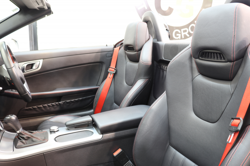 メルセデスベンツ SLKクラス SLK200ﾄﾚﾝﾄﾞ AMGｽﾎﾟｰﾂ&ﾚｰﾀﾞｰｾｰﾌﾃｨPKG　中期 黒本革 ｴｱｽｶｰﾌ ｶﾞﾗｽﾙｰﾌ HDDﾅﾋﾞTV BT音楽 DSRC ｷｾﾉﾝ AMGｴｱﾛ&18AW ﾄﾗﾝｸｽﾎﾟｲﾗｰ ｴｱｶﾞｲﾄﾞ　2年保証