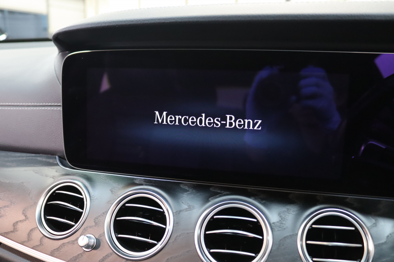 メルセデスベンツ Eクラス E200ｽﾃｰｼｮﾝﾜｺﾞﾝ ｽﾎﾟｰﾂ AMGﾗｲﾝｲﾝﾃﾘｱ&ｴｸｽｸﾙｰｼﾌﾞ&ﾚｰﾀﾞｰｾｰﾌﾃｨPKG　後期 ｷｰﾚｽｺﾞｰ 黒本革 ﾊﾟﾉﾗﾏSR ﾍｯﾄﾞｱｯﾌﾟD MBUXﾅﾋﾞTV&ARﾅﾋﾞ 360ｶﾒﾗ PTS LEDﾗｲﾄ 自動Rｹﾞｰﾄ AMGｴｱﾛ&19AW ﾀﾞｲﾅﾐｯｸS 9AT　2年保証