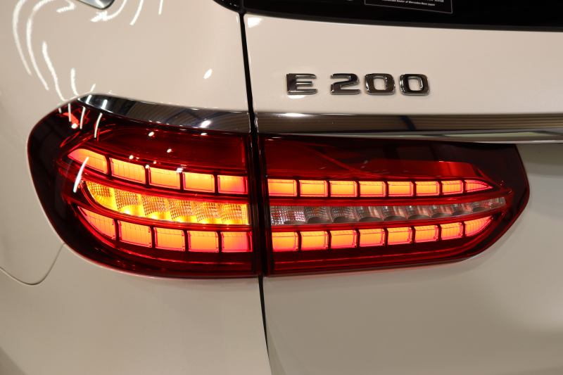 メルセデスベンツ Eクラス E200ｽﾃｰｼｮﾝﾜｺﾞﾝ ｽﾎﾟｰﾂ AMGﾗｲﾝｲﾝﾃﾘｱ&ｴｸｽｸﾙｰｼﾌﾞ&ﾚｰﾀﾞｰｾｰﾌﾃｨPKG　後期 ｷｰﾚｽｺﾞｰ 黒本革 ﾊﾟﾉﾗﾏSR ﾍｯﾄﾞｱｯﾌﾟD MBUXﾅﾋﾞTV&ARﾅﾋﾞ 360ｶﾒﾗ PTS LEDﾗｲﾄ 自動Rｹﾞｰﾄ AMGｴｱﾛ&19AW ﾀﾞｲﾅﾐｯｸS 9AT　2年保証