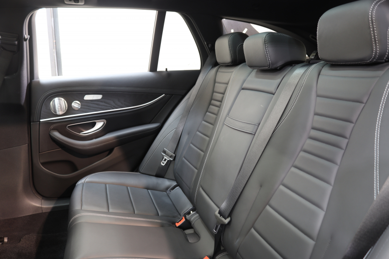 メルセデスベンツ Eクラス E200ｽﾃｰｼｮﾝﾜｺﾞﾝ ｽﾎﾟｰﾂ AMGﾗｲﾝｲﾝﾃﾘｱ&ｴｸｽｸﾙｰｼﾌﾞ&ﾚｰﾀﾞｰｾｰﾌﾃｨPKG　後期 ｷｰﾚｽｺﾞｰ 黒本革 ﾊﾟﾉﾗﾏSR ﾍｯﾄﾞｱｯﾌﾟD MBUXﾅﾋﾞTV&ARﾅﾋﾞ 360ｶﾒﾗ PTS LEDﾗｲﾄ 自動Rｹﾞｰﾄ AMGｴｱﾛ&19AW ﾀﾞｲﾅﾐｯｸS 9AT　2年保証